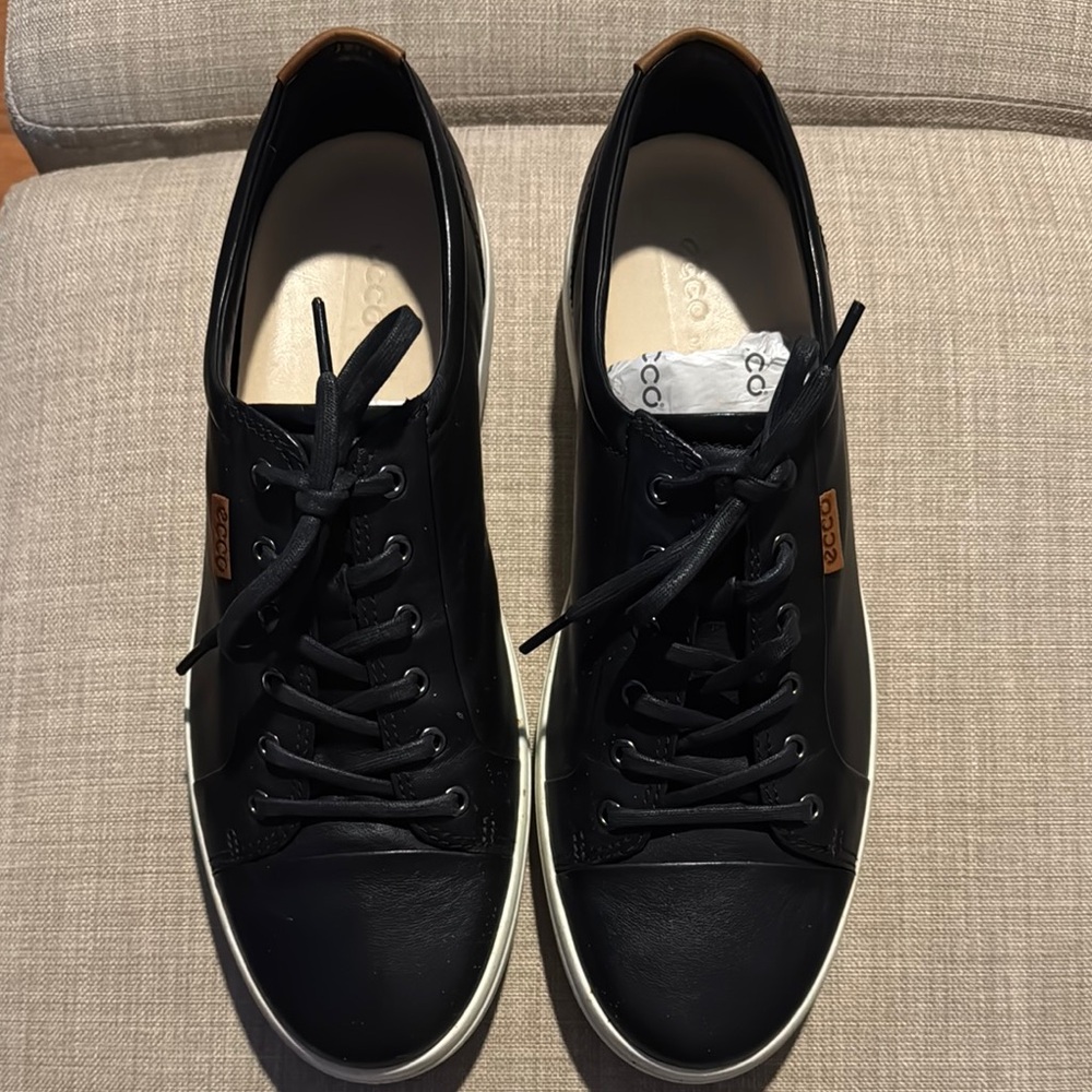 ECCO Men's Black Leather Sneakers